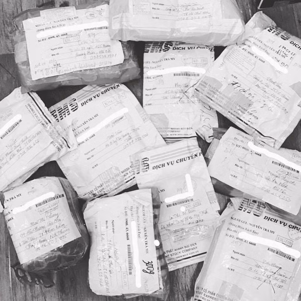 Hàng loạt gói hàng ship COD bị trả lại do khách hàng "ẩm ương" không nhận.