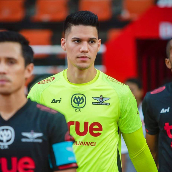 Chàng thủ môn gây thương nhớ cho các cô gái sau trận bán kết vừa qua.