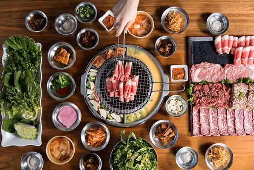 Mùa lạnh là cứ phải đánh chén mấy món "xèo xèo" ngay tại bàn này ảnh 1