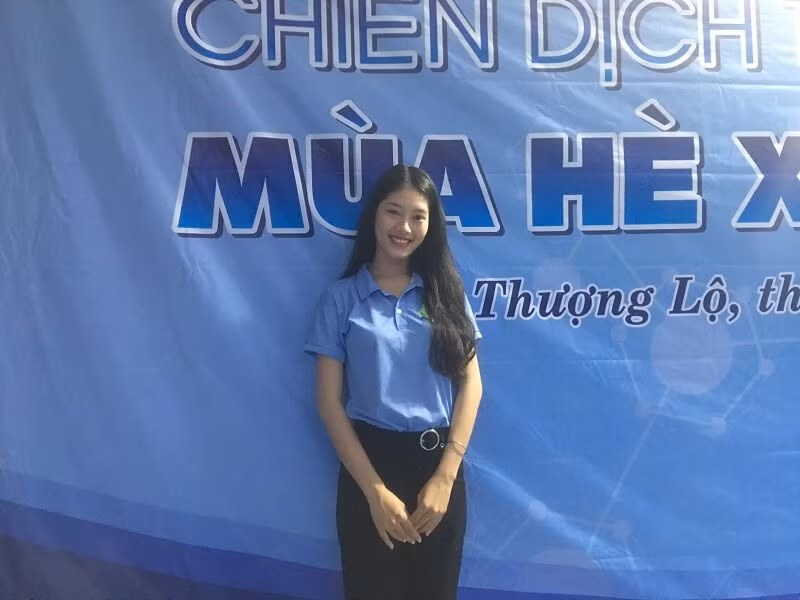 "Rụng tim" trước nét đẹp dịu dàng của nữ sinh Huế tại vòng sơ khảo "Hoa Khôi Sinh Viên 2018" ảnh 3