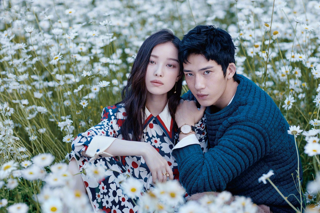 Dù Nghê Ni hơn tuổi Tỉnh Bách Nhiên nhưng cả hai vẫn rất xứng đôi.