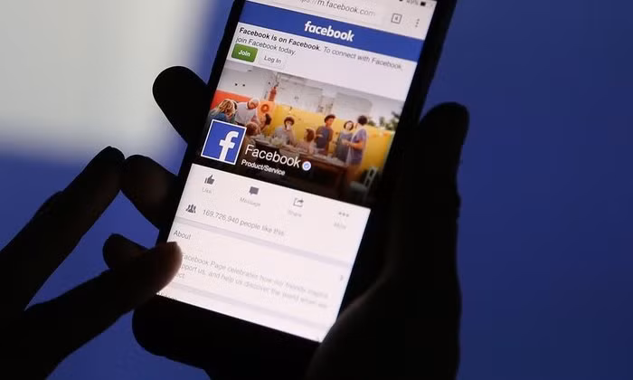 Hiện chưa rõ thời điểm cụ thể Facebook sẽ cập nhật tính năng chuyển ảnh rộng rãi. (Ảnh: Bloomberg)