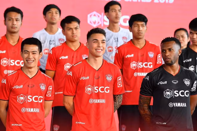 "Ronaldo Thái Lan" cùng CLB với Lâm Tây: Đẹp trai, có bạn gái á hậu ảnh 1 "Ronaldo Thái Lan" cùng CLB với Lâm Tây: Đẹp trai, có bạn gái á hậu ảnh 1