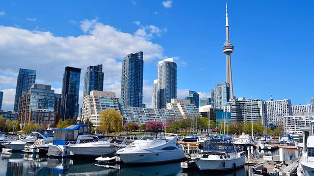 7. Toronto, Canada (Đồng hạng). Thành phố thứ 3 của Canada trong top 10 năm nay.