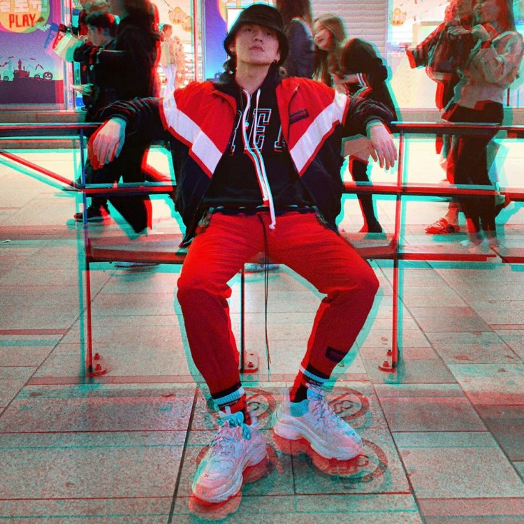 Còn Sơn Tùng thì vẫn cứ &quot;chất&quot; như thế này đây.