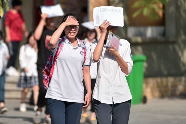 Giáo dục đại học là giáo dục bậc cao, dù trong hoàn cảnh nào thì các trường cũng không nên đánh đổi chất lượng để lấy số lượng nguồn tuyển.