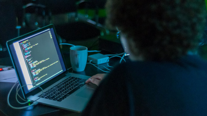 Những tài liệu giả mạo về virus corona có chứa mã độc cho phép hacker xoá, khoá, chỉnh sửa hay sao chép dữ liệu trên máy tính người dùng. (Ảnh: Marco Verch / Flickr)