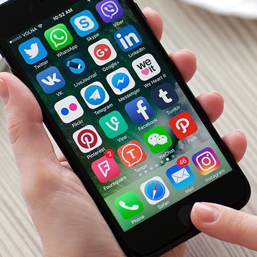 Nhiều người dùng có thói quen không tắt ứng dụng khi không còn dùng. Điều này gây hao hụt khá nhiều dung lượng pin của thiết bị.