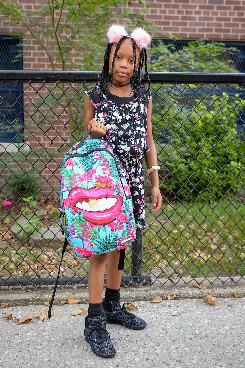 Samiyah Pointer (6 tuổi) và Serenity Jordan (9 tuổi) có niềm đam mê mãnh liệt với ba lô.