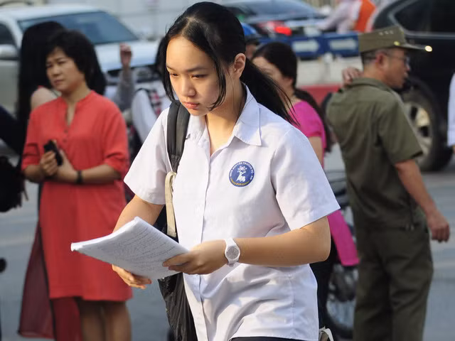 Phương án 4 môn thi được nhiều chuyên gia ủng hộ bởi môn Ngoại ngữ bắt buộc là hoàn toàn hợp lý trong bối cảnh hội nhập. Ảnh: Mỹ Hà.