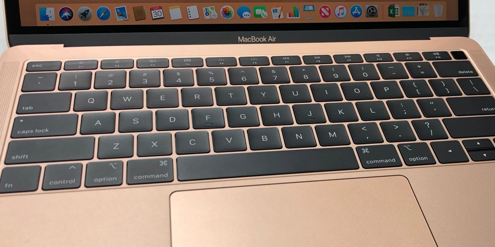 Bàn phím lẫy bướm thế hệ 3 của Macbook Air 2018 được Apple "hứa hẹn" có độ phản hồi tốt hơn đời trước, mang lại trải nghiệm tốt hơn cho người sử dụng.