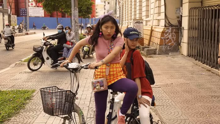 “Thấy Trinh ngộ ngộ hay hay nên em để ý liền” – Trang Hí.