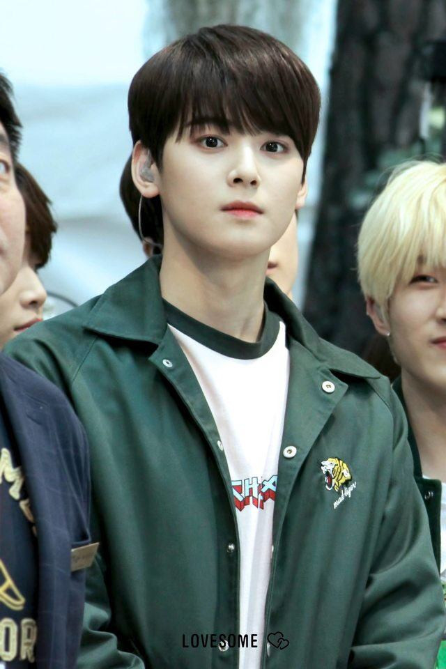 Phát hờn với các mỹ nam sở hữu làn da không những trắng sáng mà còn mịn màng ảnh 4