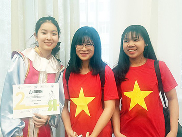 Các học sinh Việt Nam tạo ấn tượng tốt đẹp với bạn bè quốc tế.