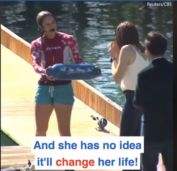 Giả vờ dẫn ban gái di xem cá heo biểu diễn...