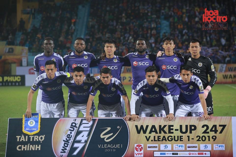 Hơn nửa đội hình xuất phát của Hà Nội FC là những cái tên quen thuộc như Quang Hải, Duy Mạnh, Văn Hậu... Hơn nửa đội hình xuất phát của Hà Nội FC là những cái tên quen thuộc như Quang Hải, Duy Mạnh, Văn Hậu...