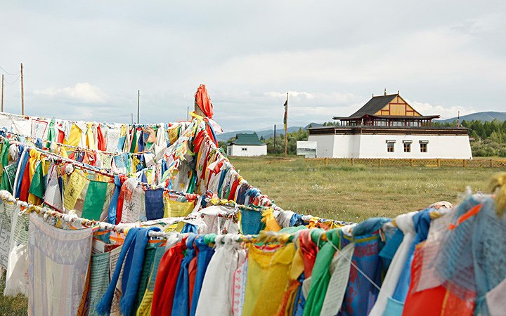 Năm 1999, chính quyền Nga khôi phục lại ngôi đền và tổ chức một Liên hoan nhạc sống và tín ngưỡng quốc tế tại đây để thu hút sự quan tâm của các tín đồ Phật giáo cũng như du khách. Liên hoan này được tổ chức thường niên từ đó đến nay./.