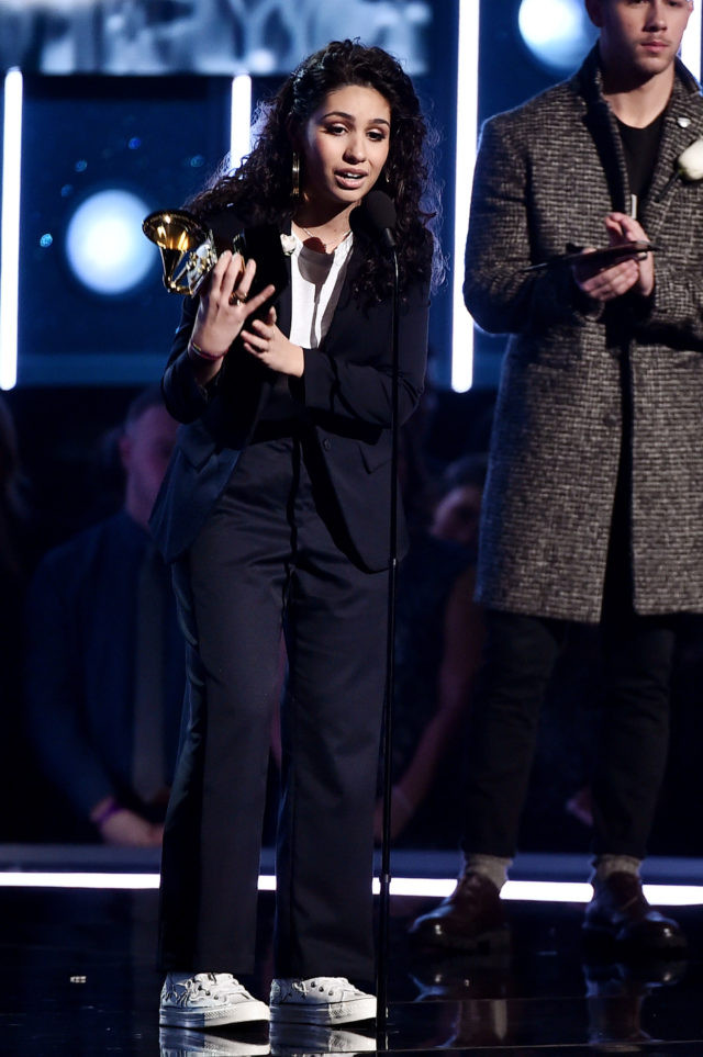 Với những bản hit, những đóng góp của mình Alessia hoàn toàn xứng đáng với giải thưởng này.