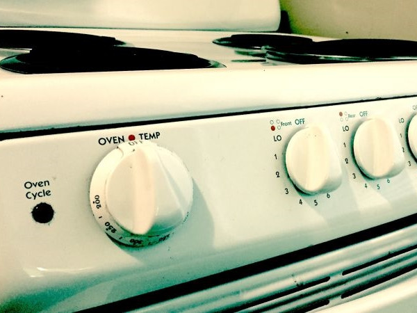 Chụp ảnh các nút công tắc đã đặt về vị trí “tắt” giúp gia đình bạn yên tâm suốt kỳ nghỉ.