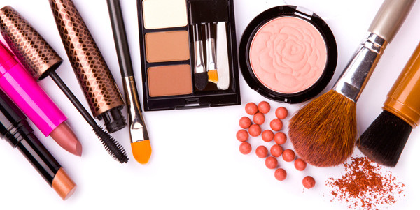 Có thể dùng kem che khuyết thay cho kem nền được không? ảnh 2