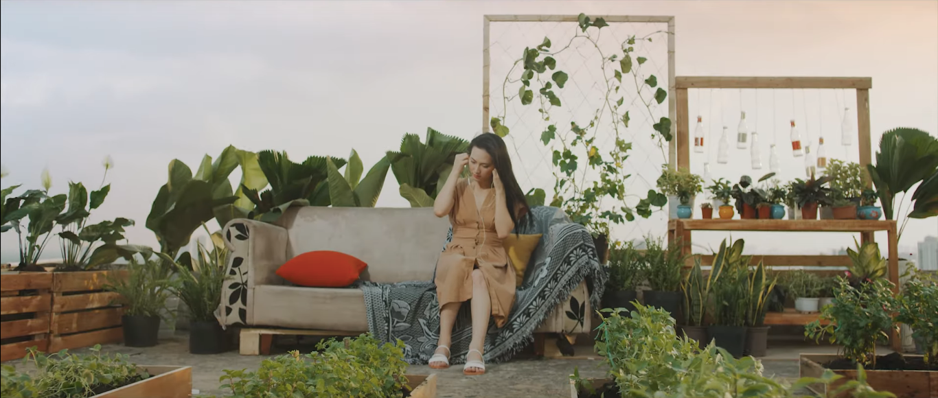 Cô gái mùa Hạ trong Nhắm Mắt Thấy Mùa Hè