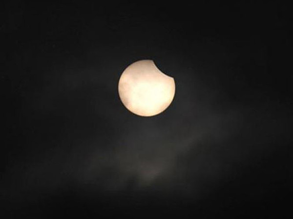 Nhật thực một phần tại thành phố Ngân Xuyên, Trung Quốc năm 2009.