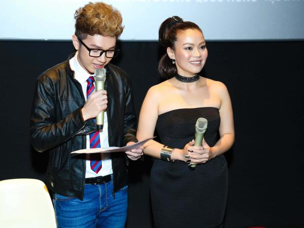 Hải Yến được bạn bè ủng hộ khi tái hiện các ca khúc Làn Sóng Xanh ảnh 1