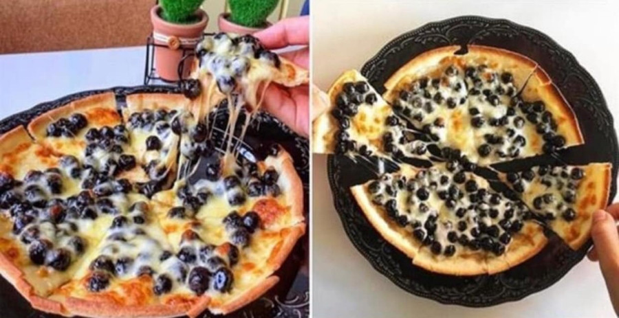 Không chỉ có bánh bao trân châu đường đen, đến pizza cũng được "kết hợp" cùng thứ "topping quốc dân" thì quả là khó hiểu? Không chỉ có bánh bao trân châu đường đen, đến pizza cũng được "kết hợp" cùng thứ "topping quốc dân" thì quả là khó hiểu?