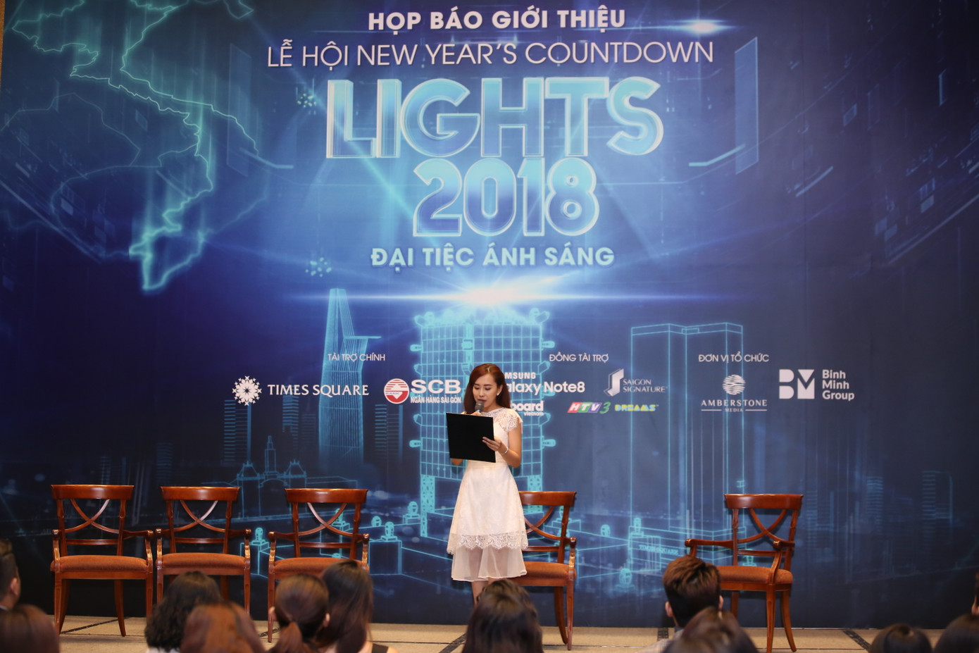 Đại Tiệc Ánh Sáng là sự kiện quy mô hứa hẹn sẽ tạo ra một đêm đếm ngược ấn tượng để khép lại năm 2017.