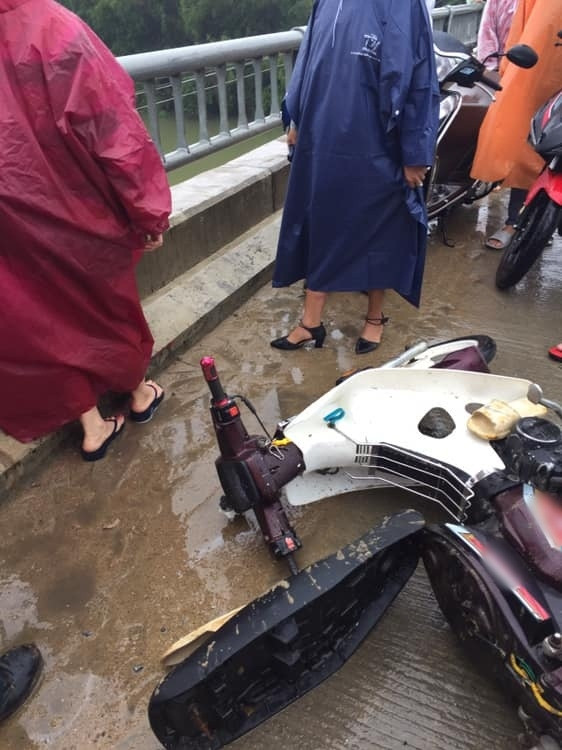 Chiếc xe của nạn nhân. Chiếc xe của nạn nhân.