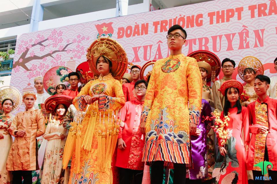 Diên Hy Công Lược phiên bản Trần Phú highschool.