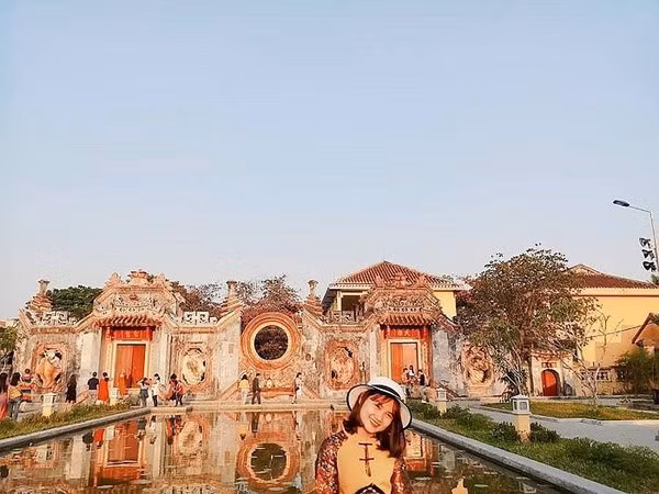 Cổng Tam Quan được mệnh danh bức bích hoạ thu nhỏ.