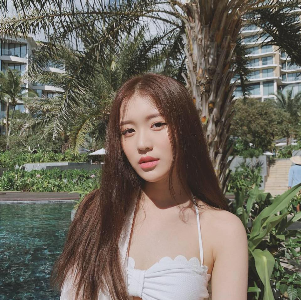 Từng là nữ ca sĩ được yêu thích từ sau khi tham gia cuộc thi "Giọng hát Việt", tuy nhiên Han Sara đã đánh mất rất nhiều thiện cảm của khán giả sau khi tham gia gameshow lần này. Từng là nữ ca sĩ được yêu thích từ sau khi tham gia cuộc thi "Giọng hát Việt", tuy nhiên Han Sara đã đánh mất rất nhiều thiện cảm của khán giả sau khi tham gia gameshow lần này.