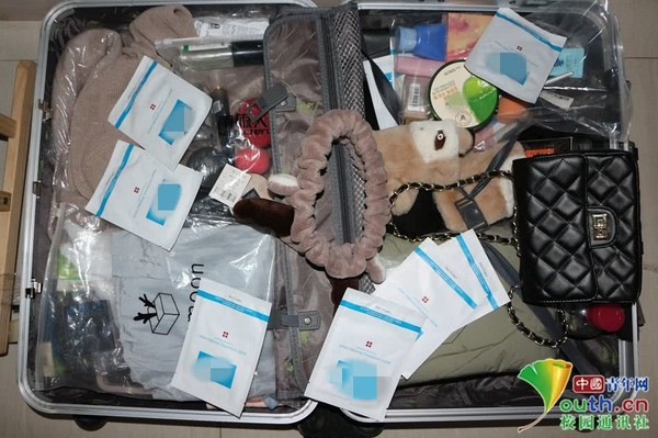 Mặt nạ, các sản phẩm chăm sóc da, trị mụn…