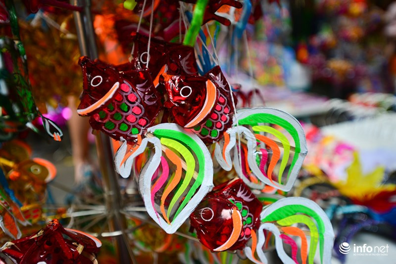 Phần lớn các đèn này được làm tại các xưởng ở Thường Tín