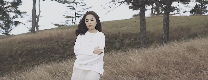 Với ca từ chân thật, Phùng Khánh Linh mong muốn tìm được sự đồng cảm với người nghe. Từ đó, chúng ta sẽ cùng nhau buồn chỉ một ngày này nữa thôi!