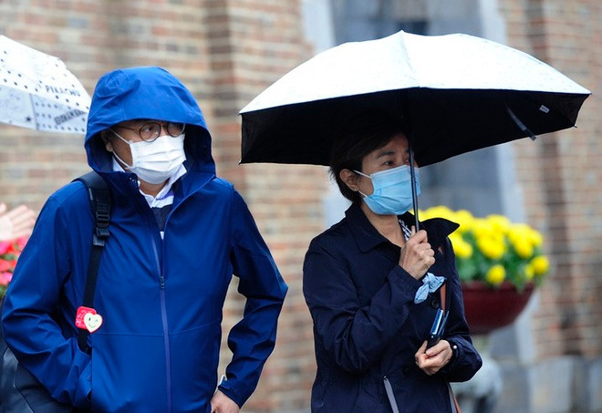 Đeo khẩu trang là cần thiết để phòng bệnh do virus corona hiện nay.