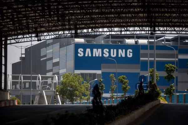 Nhà máy Samsung tại Bắc Ninh. Một nửa số thiết bị smartphone được bán ra trên toàn cầu của Samsung sản xuất tại Việt Nam. (Ảnh: New York Times)