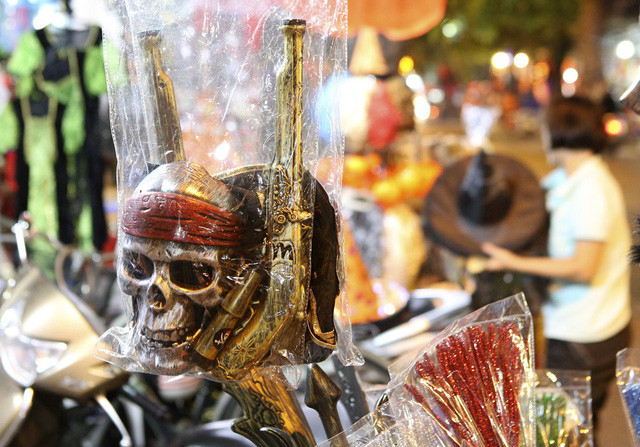 Bộ mặt nạ cùng phụ kiện cướp biển.