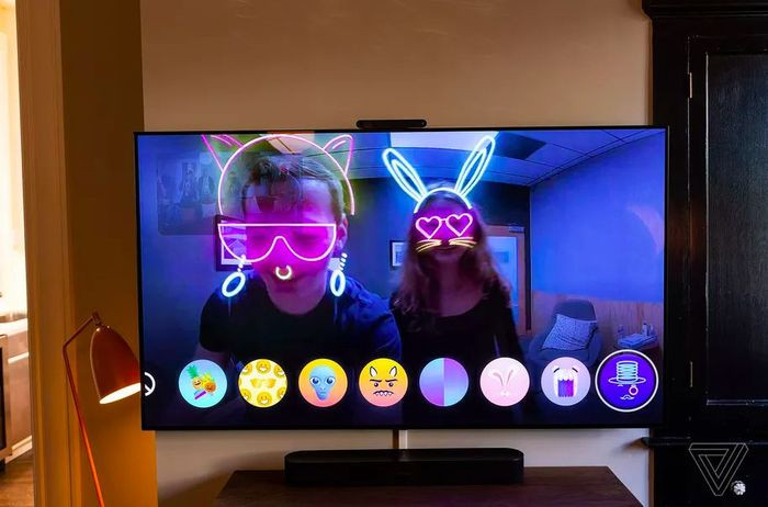 Bên cạnh việc cạnh tranh với đối thủ, thách thức của Facebook đến từ việc tìm được niềm tin từ người dùng sau quá nhiều lùm xùm gần đây.