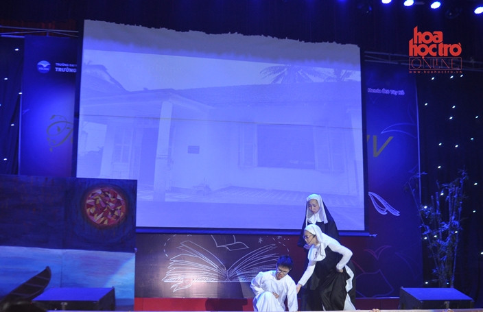 Những cung bậc cảm xúc thể hiện qua từng biểu cảm, cử chỉ của teen.