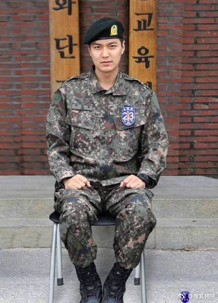 Lee Min Ho vừa mới xuất ngũ, đang tận hưởng những ngày nghỉ ngơi thư thái trước khi trở lại với dự án mới, phim truyền hình Quân vương vĩnh cửu.