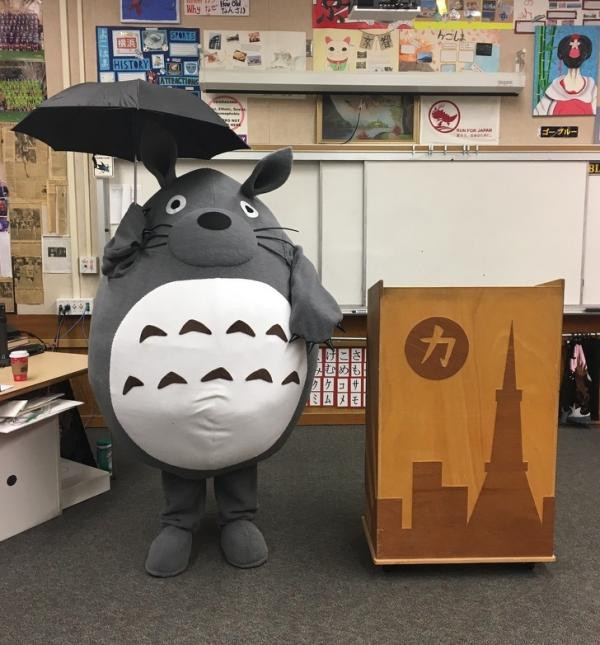 Totoro phiên bản giáo viên lầy lội.