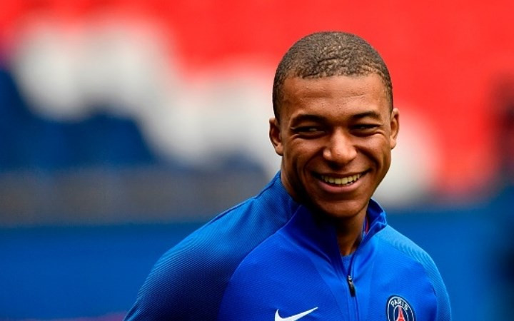 9. Kylian Mbappe (PSG) 15,9 triệu Bảng/năm.