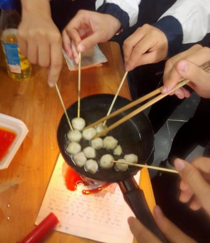 "Cá gỗ" thời 4.0: Nữ sinh vẽ 4 ly trà sữa bằng… Paint rồi ngắm cho đỡ thèm ảnh 3