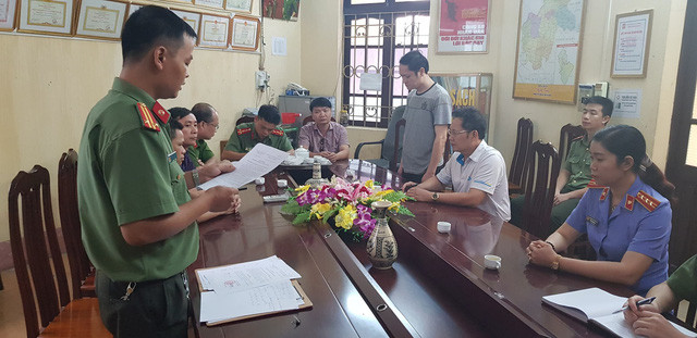 Trước những bằng chứng sai phạm nghiêm trọng, cơ quan điều tra ra quyết định khởi tố hình sự vụ nâng điểm 330 bài thi tại Hà Giang. Trước những bằng chứng sai phạm nghiêm trọng, cơ quan điều tra ra quyết định khởi tố hình sự vụ nâng điểm 330 bài thi tại Hà Giang.