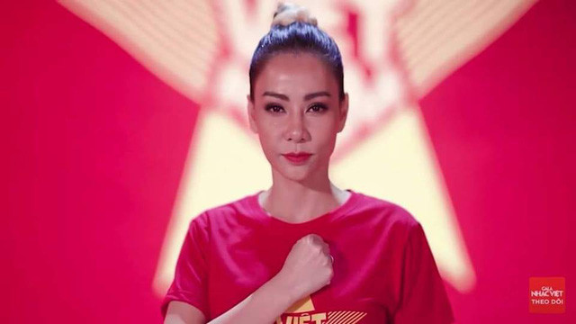 Ca sĩ Thu Minh: “Triệu trái tim chung ý chí! Việt Nam vô địch!”
