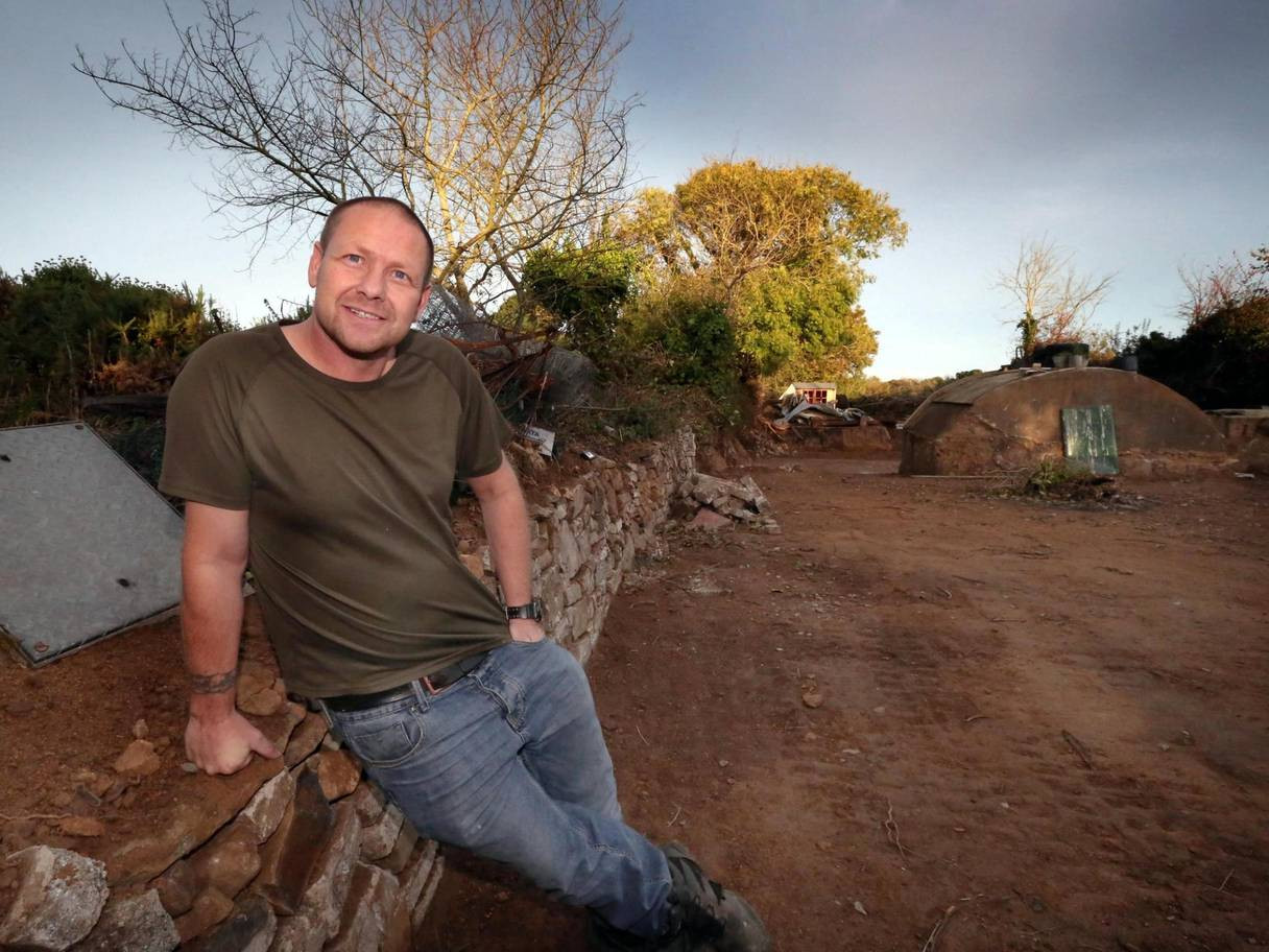 Steve Ogier tuyên bố có quyền thành lập quốc gia riêng trên mảnh đất mà mình sở hữu.