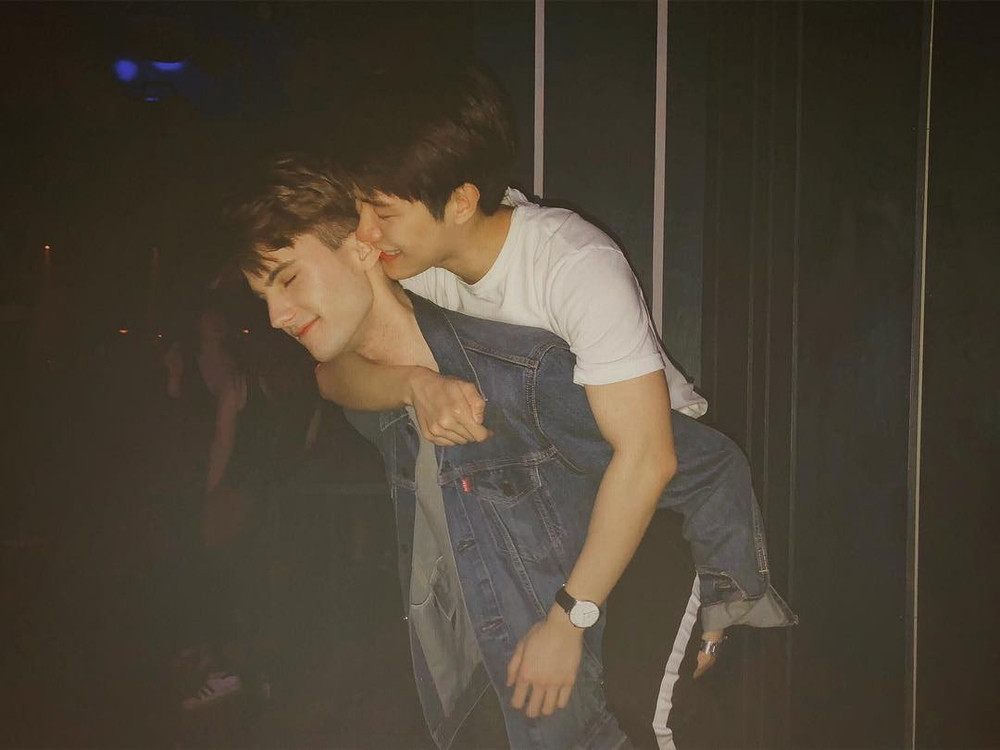 Nhưng chàng trai ấm áp ấy là của chàng trai khác rồi nhé. 