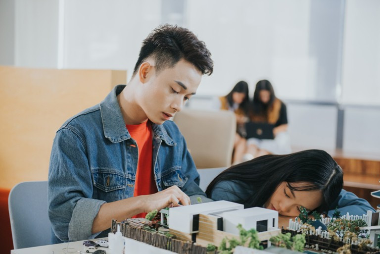 Nhiều fan đứng trước sự im hơi lặng tiếng của Trúc Nhân đã thốt lên: 